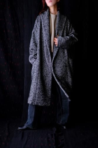 <br />Honnete<br />
<br />Shawl Collar Wide Coat<br />
