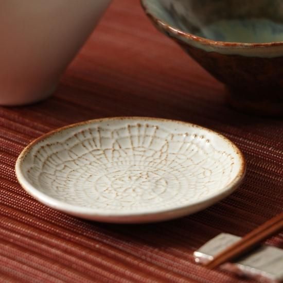 レースのような模様の 陶器の食器小皿 Doily プレートS PZN-074