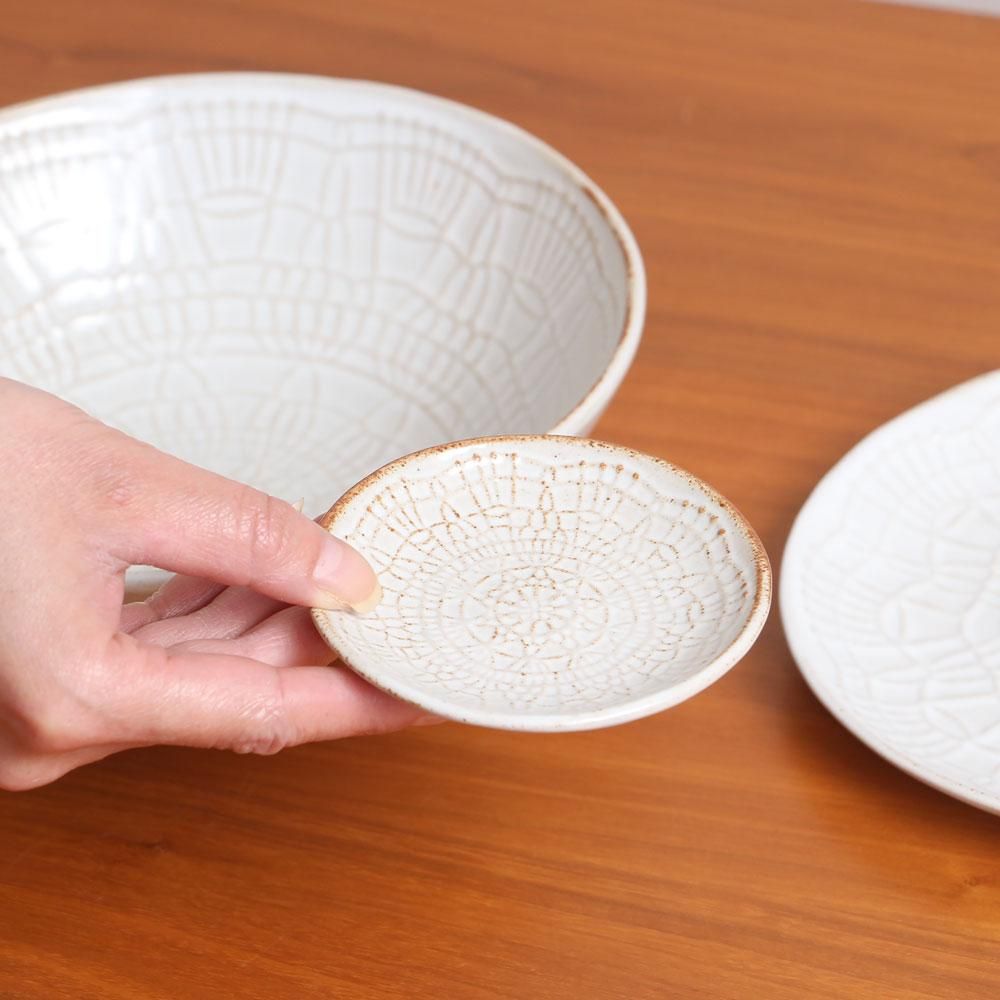 レースのような模様の 陶器の食器小皿 Doily プレートS PZN-074