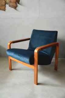 EASY CHAIR / RHEC-01