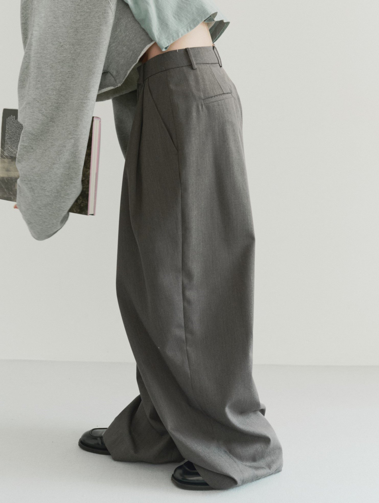 2TUCK PANTS (BASIC)<img class='new_mark_img2' src='https://img.shop-pro.jp/img/new/icons64.gif' style='border:none;display:inline;margin:0px;padding:0px;width:auto;' />