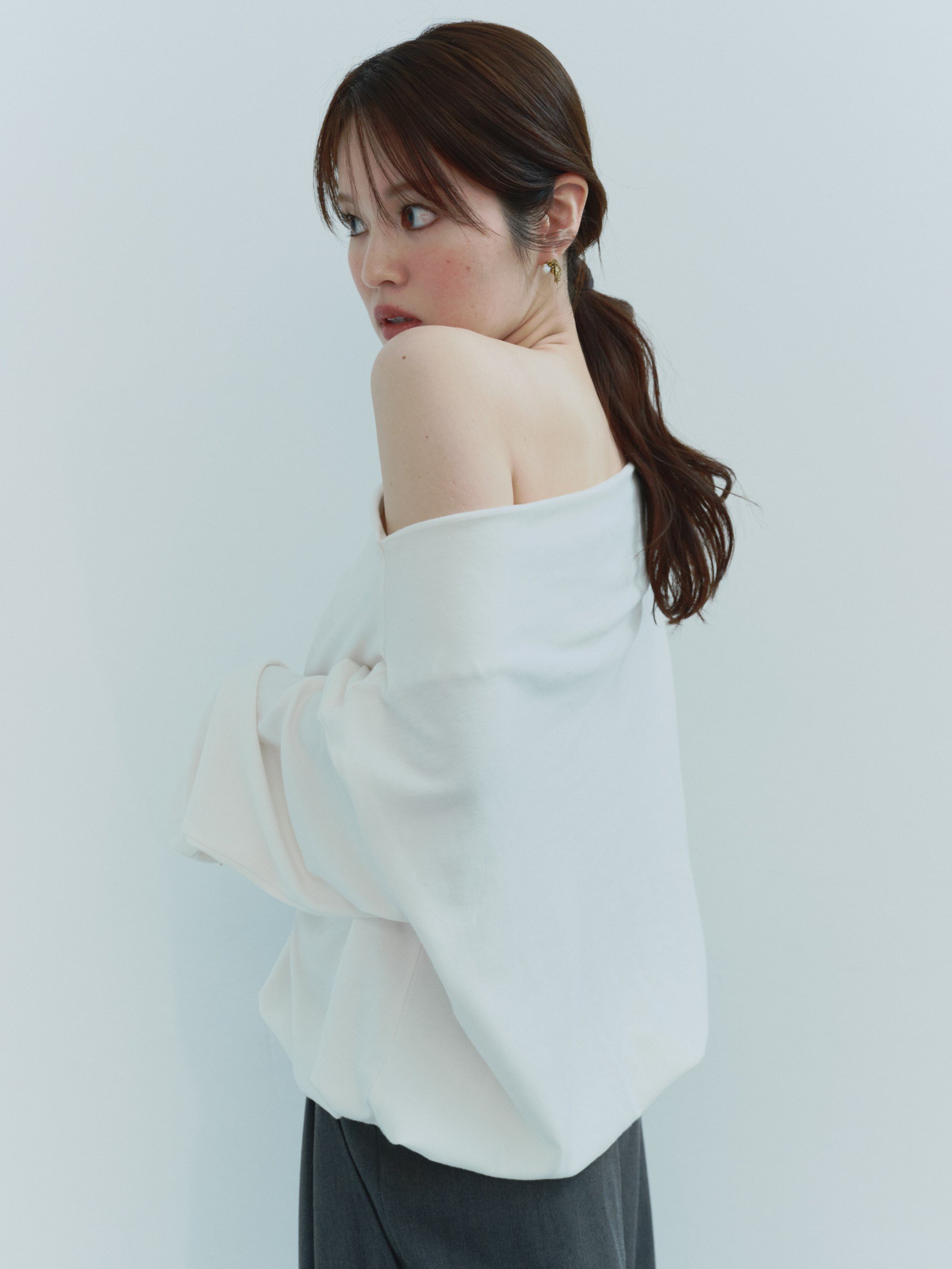 BALLOON OFFSHOULDER TOPS<img class='new_mark_img2' src='https://img.shop-pro.jp/img/new/icons64.gif' style='border:none;display:inline;margin:0px;padding:0px;width:auto;' />