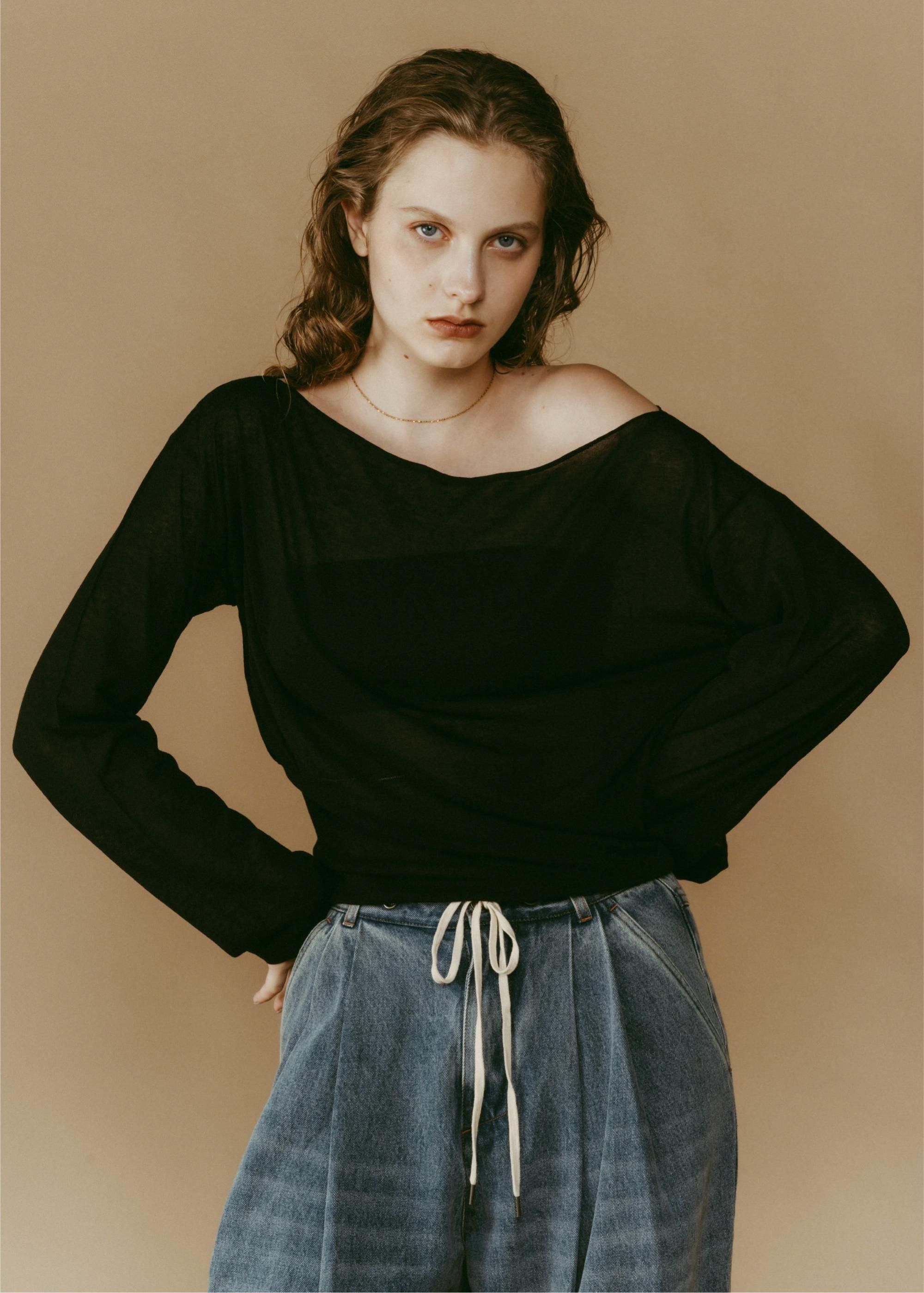 BOAT NECK KNIT