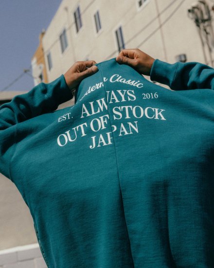 ALWAYS OUT OF STOCKSWITCHED CREW NECKTURQUOISE2023