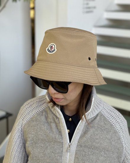 MONCLER FEMMEBUCKET HATBEIGE2024