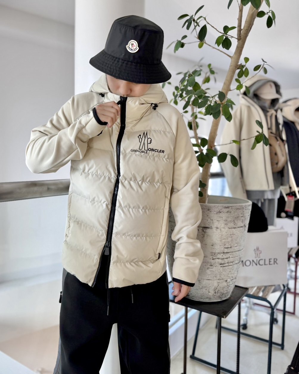 MONCLER GRENOBLE HOMMEZIP UP CARDIGANBEIGE2024