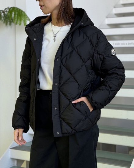 MONCLER FEMMEARVOUIN JACKETBLACK2024