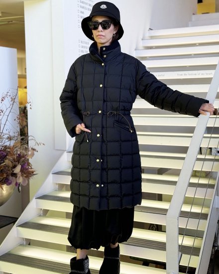 MONCLER FEMMECINTRAT LONG COATNAVY2024