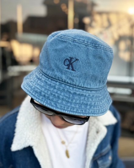 CALVIN KLEIN JEANSSMALL MONOGRAM BUCKET HATBLUE2024