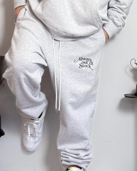 ALWAYS OUT OF STOCK PLAY LOGO SWEAT PANTSGREY2025ղ 2.1(sat) 21:00  Release