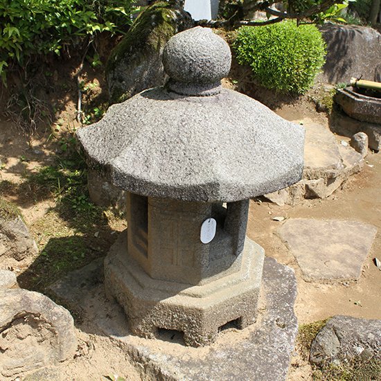 東大寺置灯篭 - 灯篭をお探しなら、灯篭.com!関東最大級の品揃え | 大関石材店 灯籠