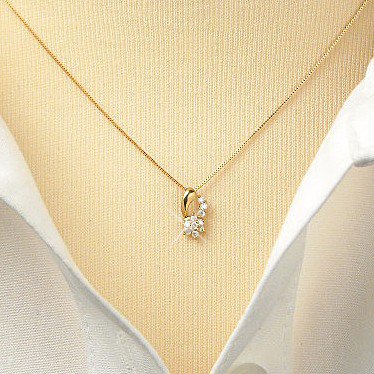 フラワー ネックレス 花モチーフ k18pg 4月誕生石 18金ピンクゴールド 計0.1ct 計0.1カラット 天然ダイヤモンド レディース 50代  40代 60代 30代 20代 女性用 - ギフトジュエリーのジュエルアウリィ公式サイト