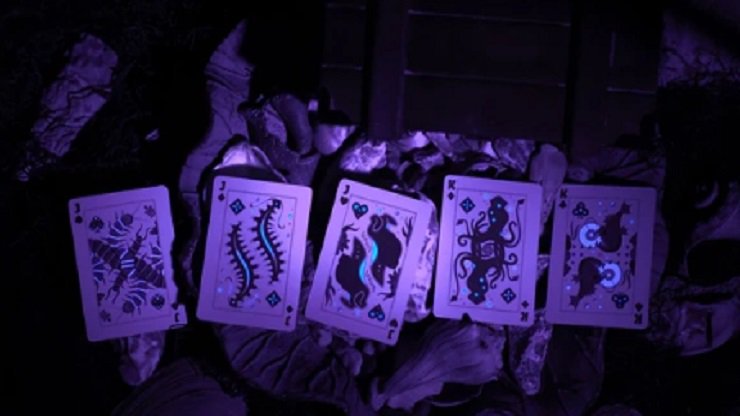 UV 󥯤ǥ֥å饤ȤǸȥפǤBioluminescent Playing Cards