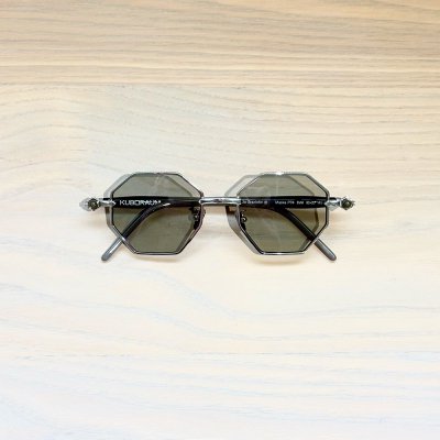 P74-50-20-SVMgrey1(sunglasses) KUBORAUM