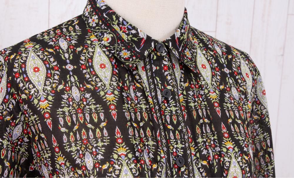 シャツ襟ピンタック入八分袖チュニックブラウス  バリカット  クロ