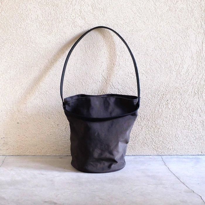 バッグ tetu シュリンクレザー]トゥティトートバッグcolor：トープ