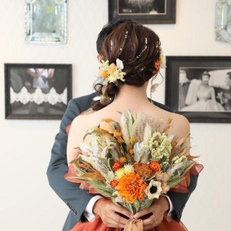 胡蝶蘭とチューリップのブーケ - MUKUTOU ｜ ウェディングブーケとお花