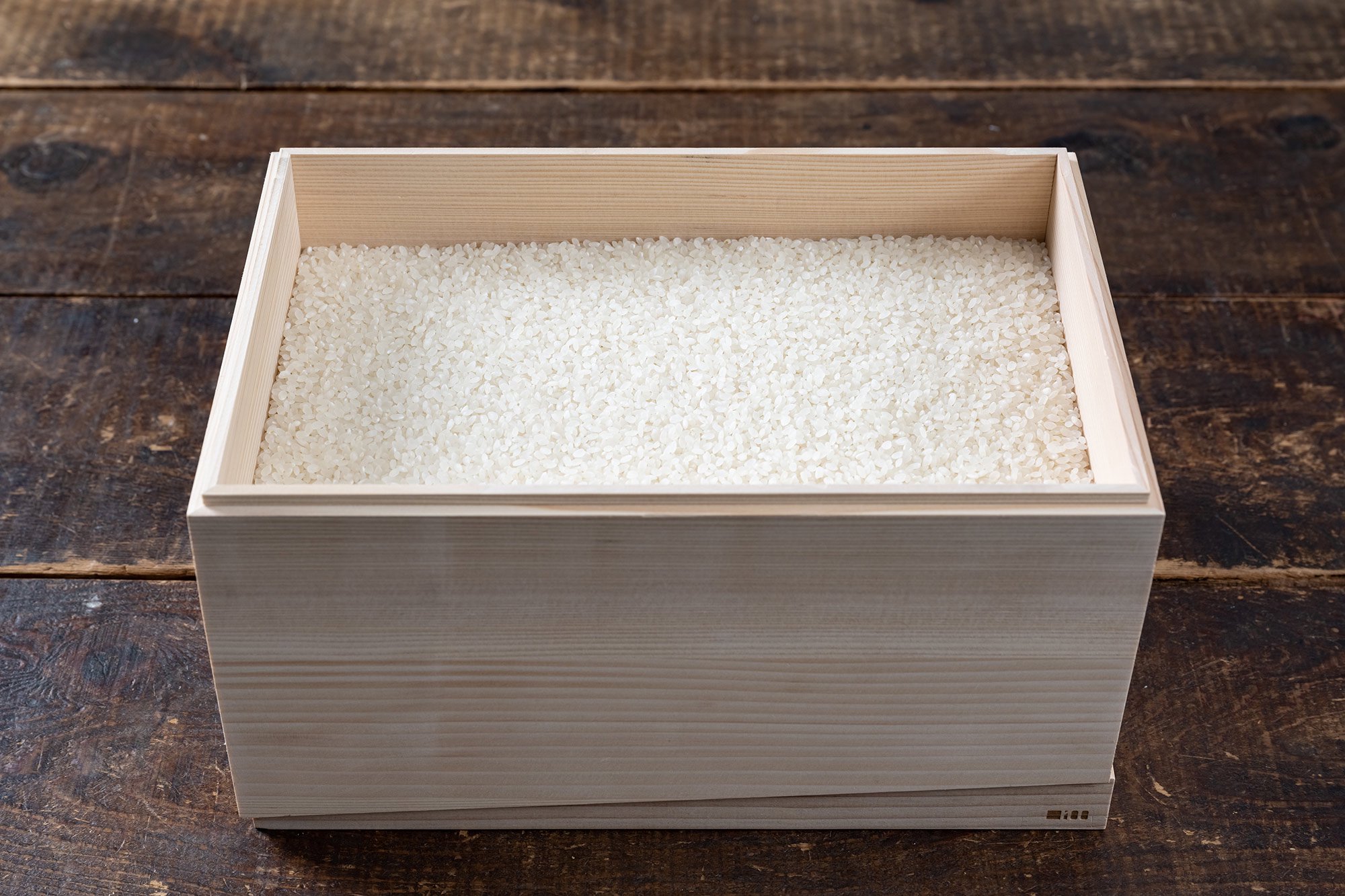 最後の１粒まで取り出しやすい米びつ - MOMI100 THE STORE