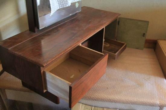 アンティークドレッサー | 昭和レトロな鏡台 - KENARU アンティークドレッサー | 昭和レトロな鏡台 - KENARU