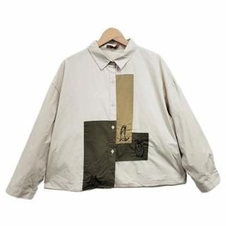 <img class='new_mark_img1' src='https://img.shop-pro.jp/img/new/icons6.gif' style='border:none;display:inline;margin:0px;padding:0px;width:auto;' />遊び心を纏う“大人のパッチワークシャツ”