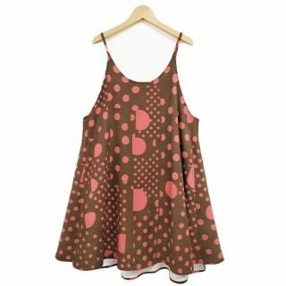 <img class='new_mark_img1' src='https://img.shop-pro.jp/img/new/icons20.gif' style='border:none;display:inline;margin:0px;padding:0px;width:auto;' />レトロポップな存在感を纏うジャンパースカート