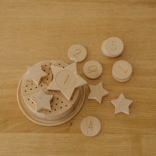 Wooden cake (with star candle)
