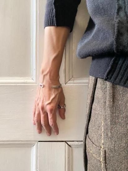 エムエークロス　ブレスレット エムエークロス ブレスレット cross stitched med wrist band