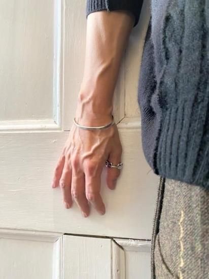 m.a＋ (エムエークロス) Stitched Cross Silver Bangle (AB11)
