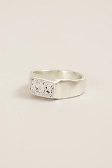 fragrance ring / square (white)