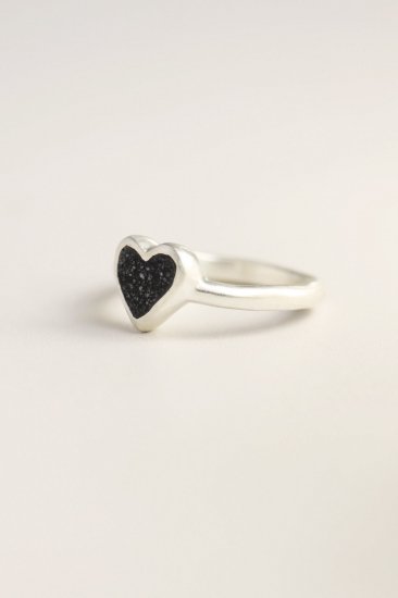 fragrance ring / tiny heart 
