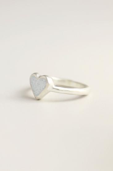 fragrance ring / tiny heart 
