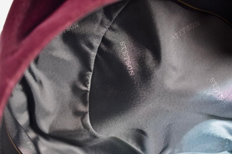 {$history[num].s_expl}> VELVET CASQUETTE
