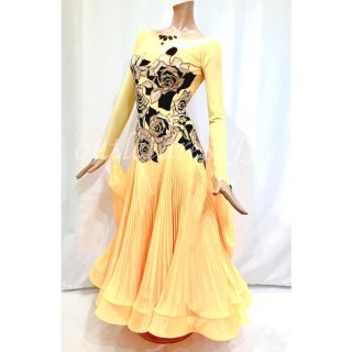 ヨーロッパ製スタンダードドレス　J015マンゴ×プリーツ　Mサイズ