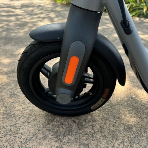 中古車 超美品】Segway-ninebot D-AIR電動キックボード （特定小型モデル）│折りたためる公道走行可能な電動キックボード（特定小型）  - 『電動モビリティ専門店』 SQUARE Mobility - 公式オンラインショップ