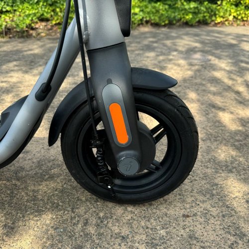 中古車 超美品】Segway-ninebot D-AIR電動キックボード （特定小型モデル）│折りたためる公道走行可能な電動キックボード（特定小型）  - 『電動モビリティ専門店』 SQUARE Mobility - 公式オンラインショップ