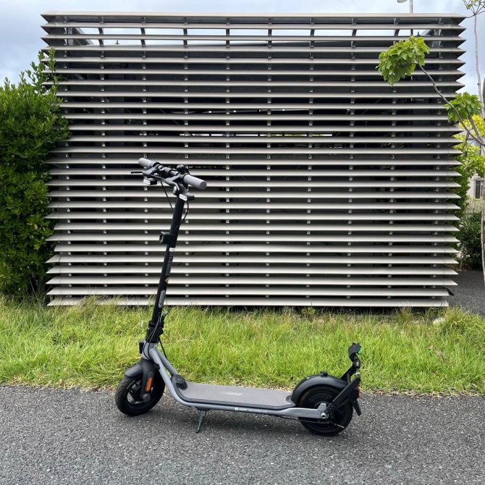 【中古車 超美品】Segway-ninebot D-AIR電動キックボード （特定小型モデル） 折りたためる公道走行可能な電動キックボード（特定小型）  - 『電動モビリティ専門店』 SQUARE Mobility - 公式オンラインショップ