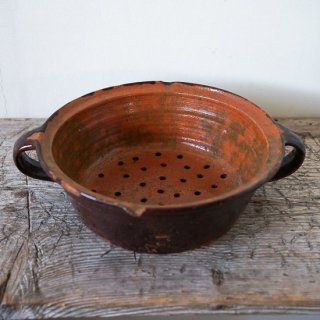 Pottery Colander<img class='new_mark_img2' src='https://img.shop-pro.jp/img/new/icons16.gif' style='border:none;display:inline;margin:0px;padding:0px;width:auto;' />