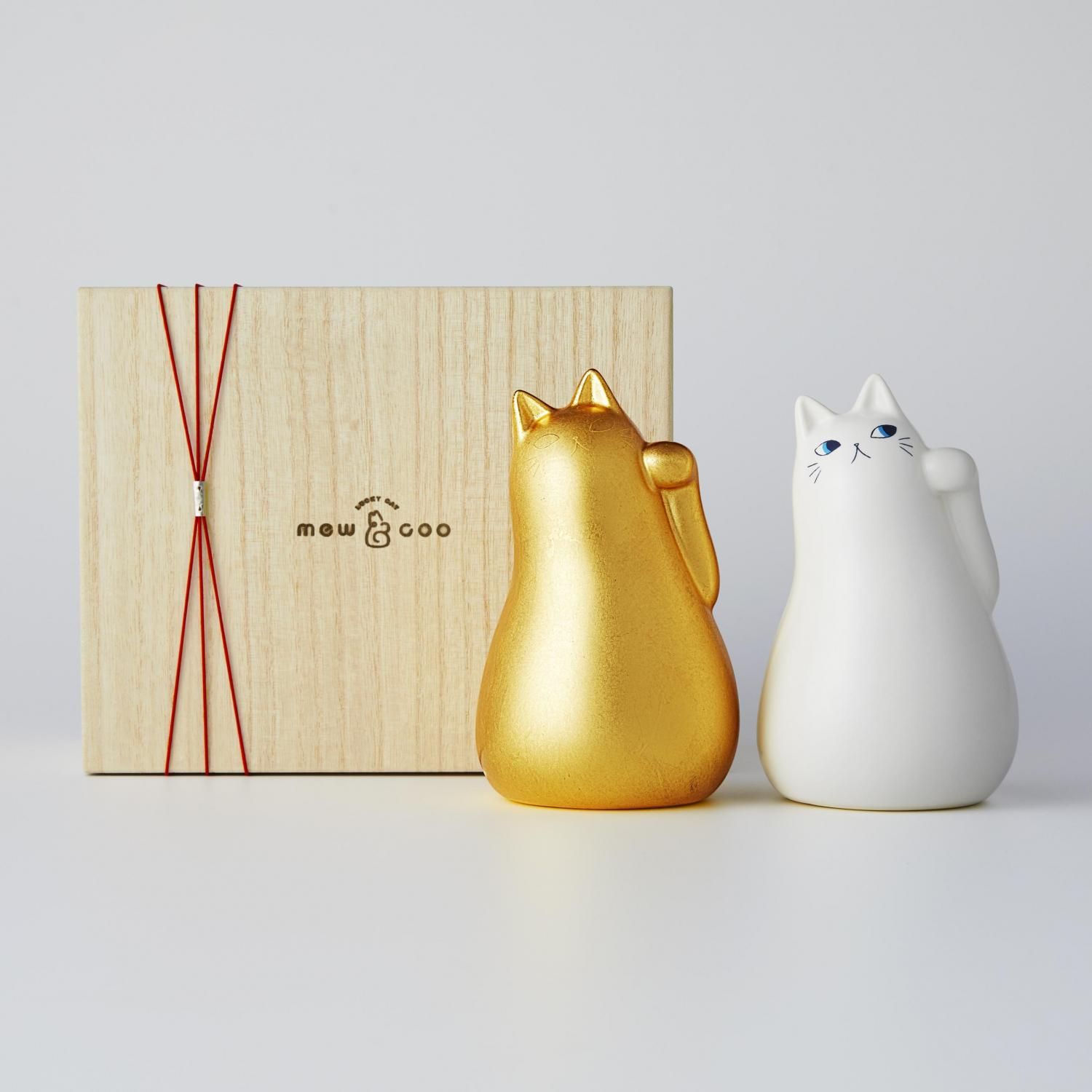 lucky cat 金・白 2体セット（磁器・招き猫）オリジナル桐箱入り