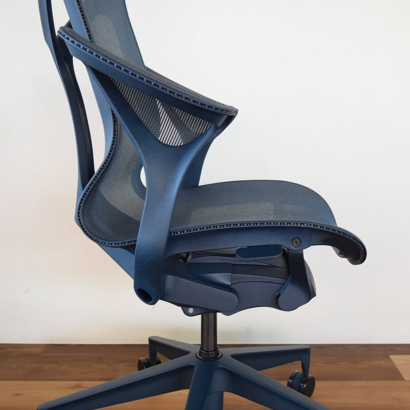 Herman Miller Cosm Chair | ハイバック/ナイトフォール/リーフアーム - Apartment online store,