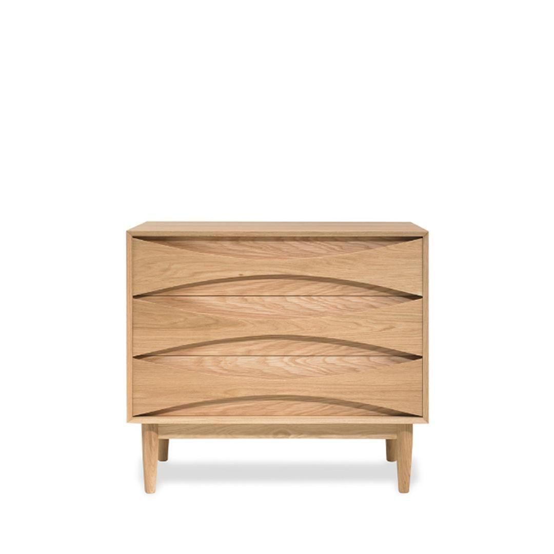AV 04��Low Boy / Chest of 3 Drawers