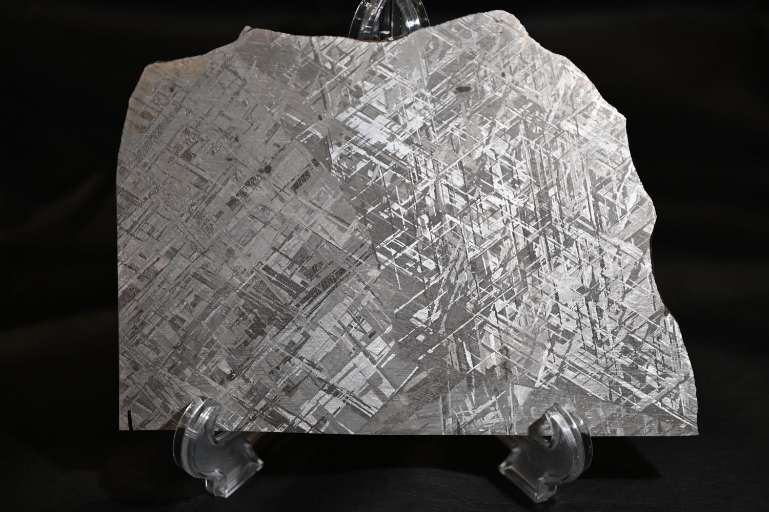 ٥СGibeon meteorite)<img class='new_mark_img2' src='https://img.shop-pro.jp/img/new/icons15.gif' style='border:none;display:inline;margin:0px;padding:0px;width:auto;' />