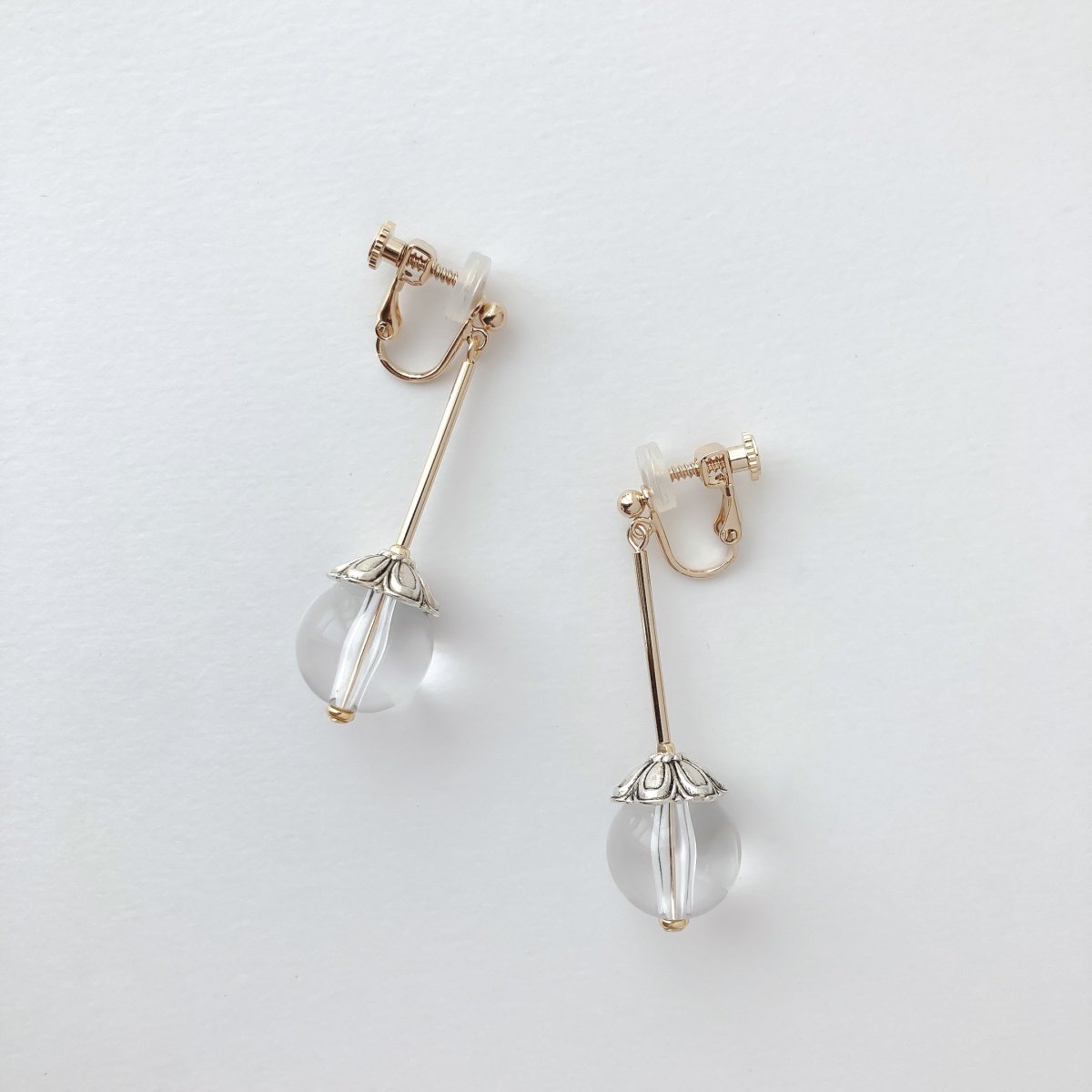 EARRING:Clear ballAME0022