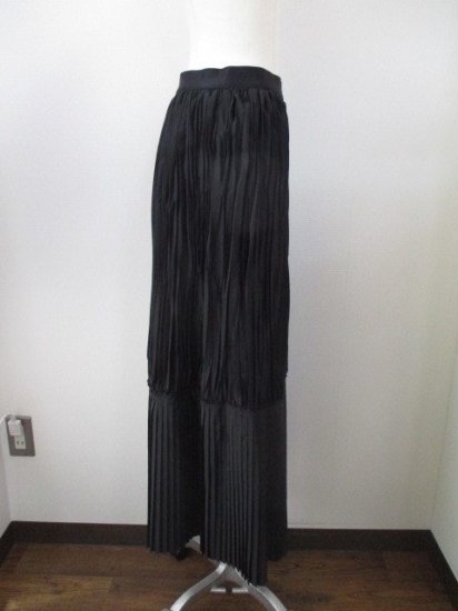 ֥ƥåǥʥ꡼boutique ordinarypleated panel maxi skirtBLACK