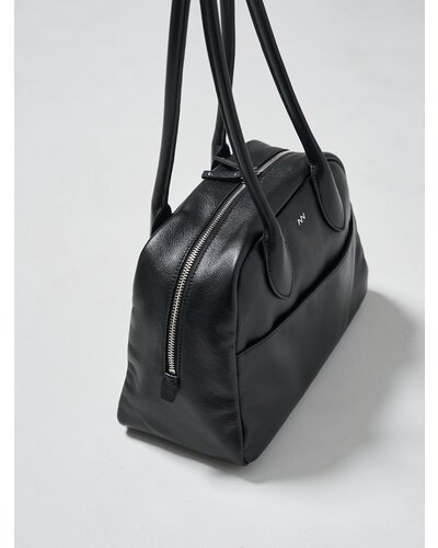 11溢ȯʬͽ󤪼ƤޤYENNY244-01115MEDIUM BOWLING BAGBLACK