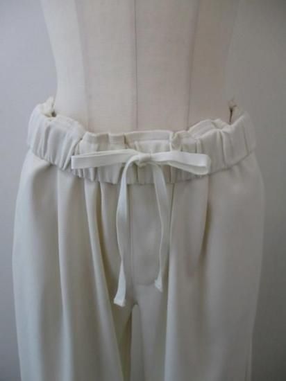 送料無料 アンナケリー ANNA KERRY モロッコパンツ 秋冬 ゆったりシルエット
サイドカーブデザイン  オフホワイト-36