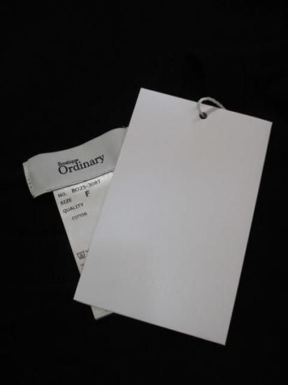 送料無料 ブティックオーディナリー Boutique Ordinary Random Typo Pouch LST-shirt BO25-308T ロンT カジュアル リメイク風 ロゴ BLACK