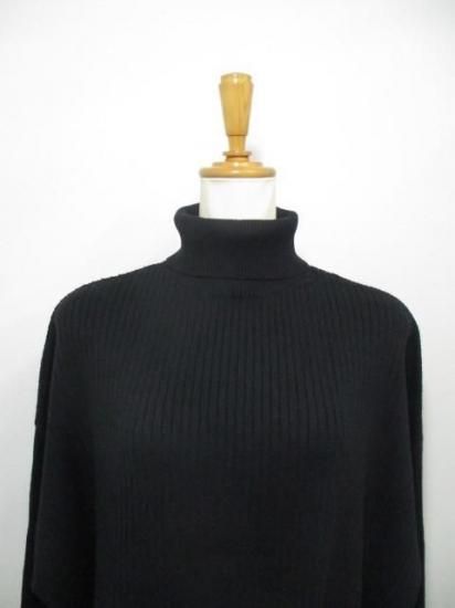 送料無料 シアントーキョー CYAN TOKYO アシメスリットオーバータートル 507415 アシメ スリット オーバータートル リブ 着心地 ゆったり 柔らかい 伸縮性 BLACK