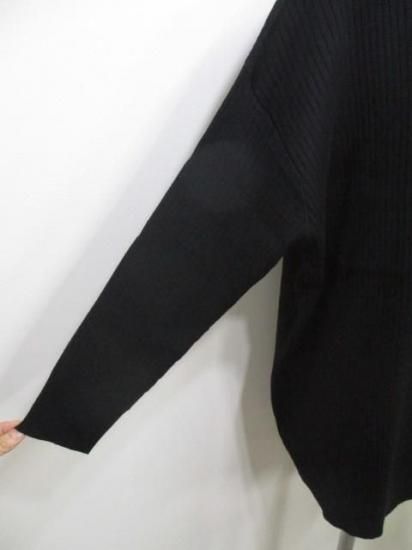 送料無料 シアントーキョー CYAN TOKYO アシメスリットオーバータートル 507415 アシメ スリット オーバータートル リブ 着心地 ゆったり 柔らかい 伸縮性 BLACK