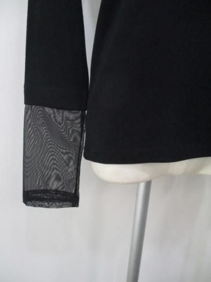 送料無料 Eimee Law エイミーロウ フロッキーテキストハイネックTOPS 84458L-2 トップス 長袖 インナー メイン チュール付き ロゴプリント 2025秋冬 BLACK