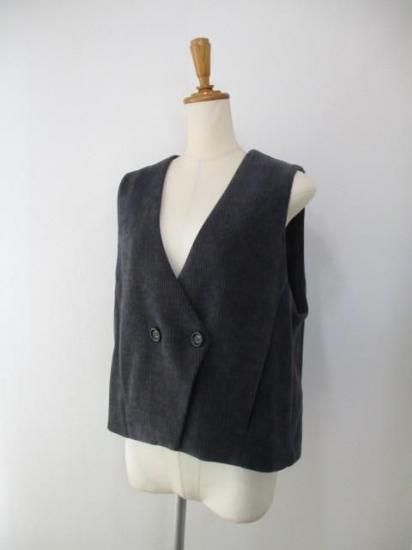 送料無料 AYANE アヤン ニットコーデュロイベスト 875812 レディース 25秋冬 ショート丈 ベスト チャコール カジュアル おしゃれ セットアップ対応 ニットベスト